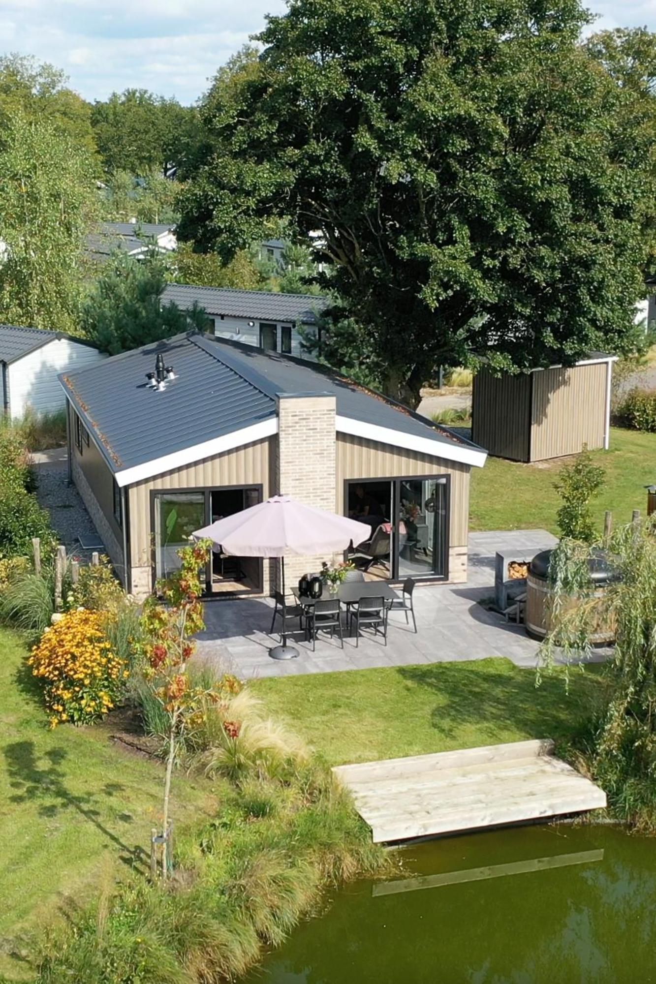 Wellness Chalet Veluwemeer Biddinghuizen Exterior photo